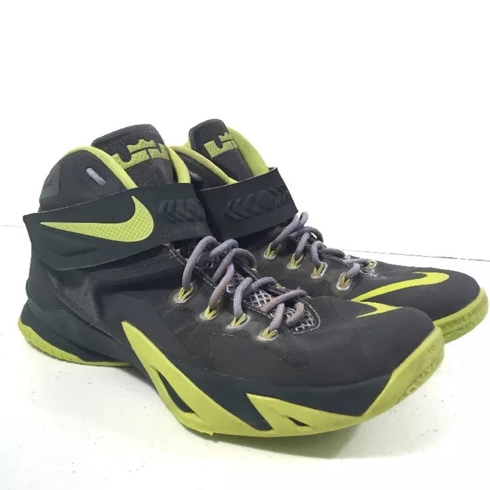 LeBron James VIII 8 LBJ Basketball 653641 070